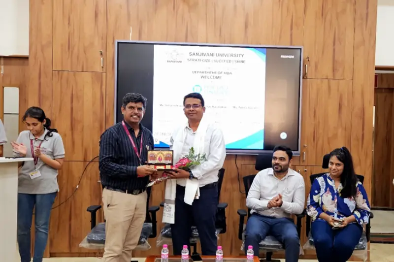 SU signed an MOU with Bajaj Finserv Ltd